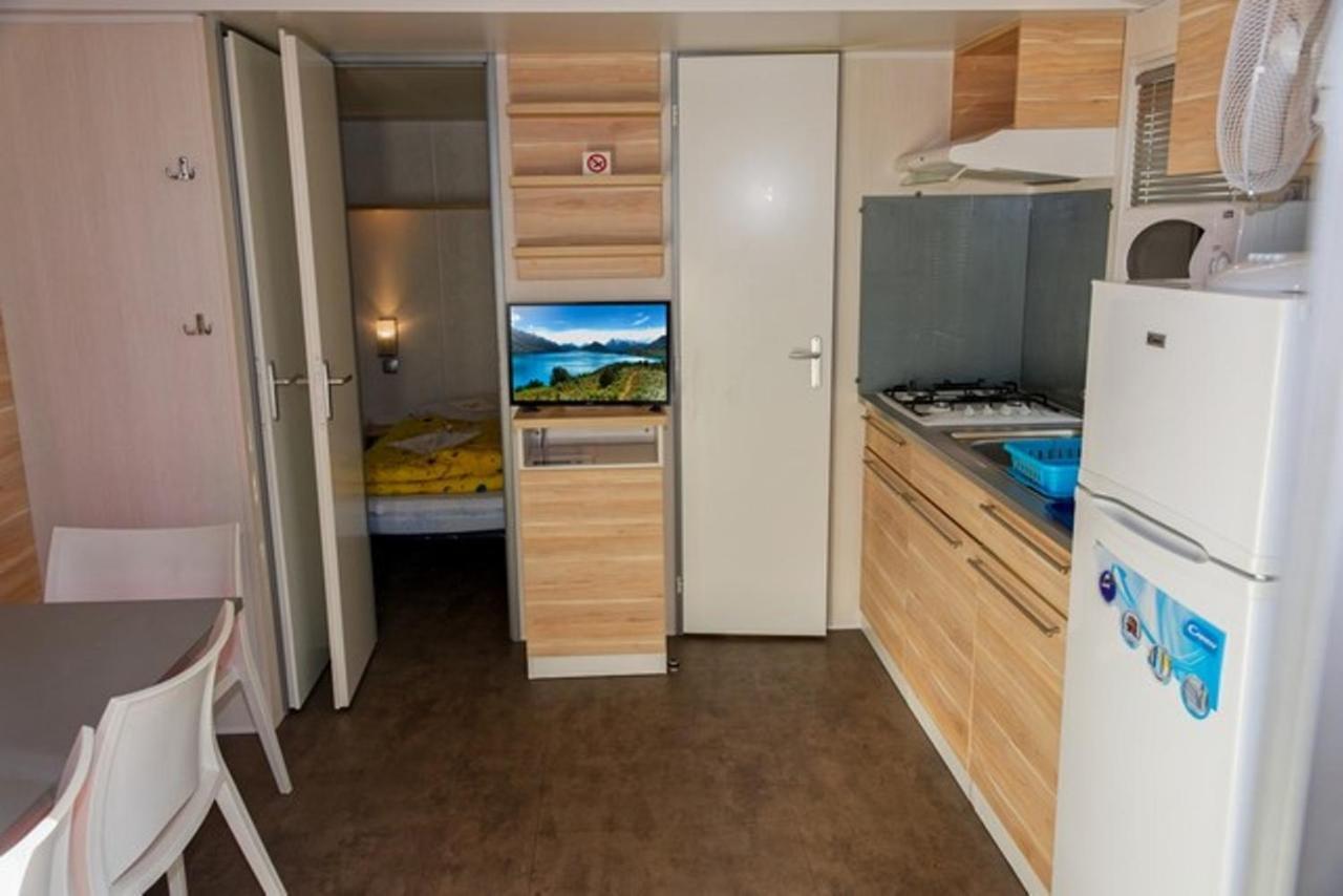 Camping Les Rives Du Lac De Vinca Eksteriør bilde