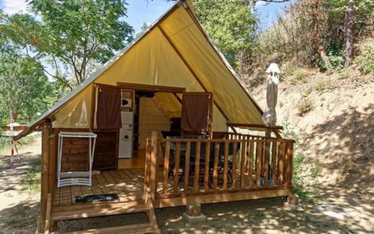 Camping Les Rives Du Lac De Vinca Eksteriør bilde