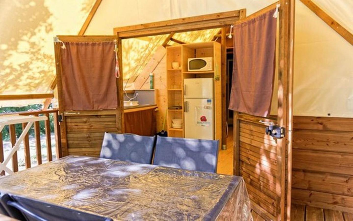 Camping Les Rives Du Lac De Vinca Eksteriør bilde
