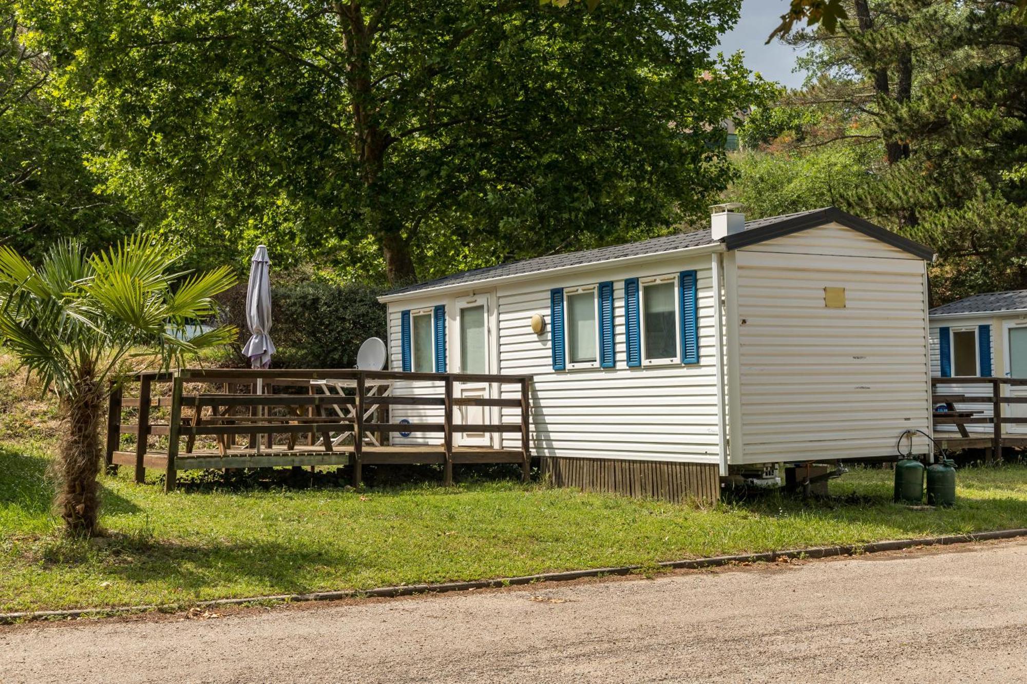 Camping Les Rives Du Lac De Vinca Eksteriør bilde