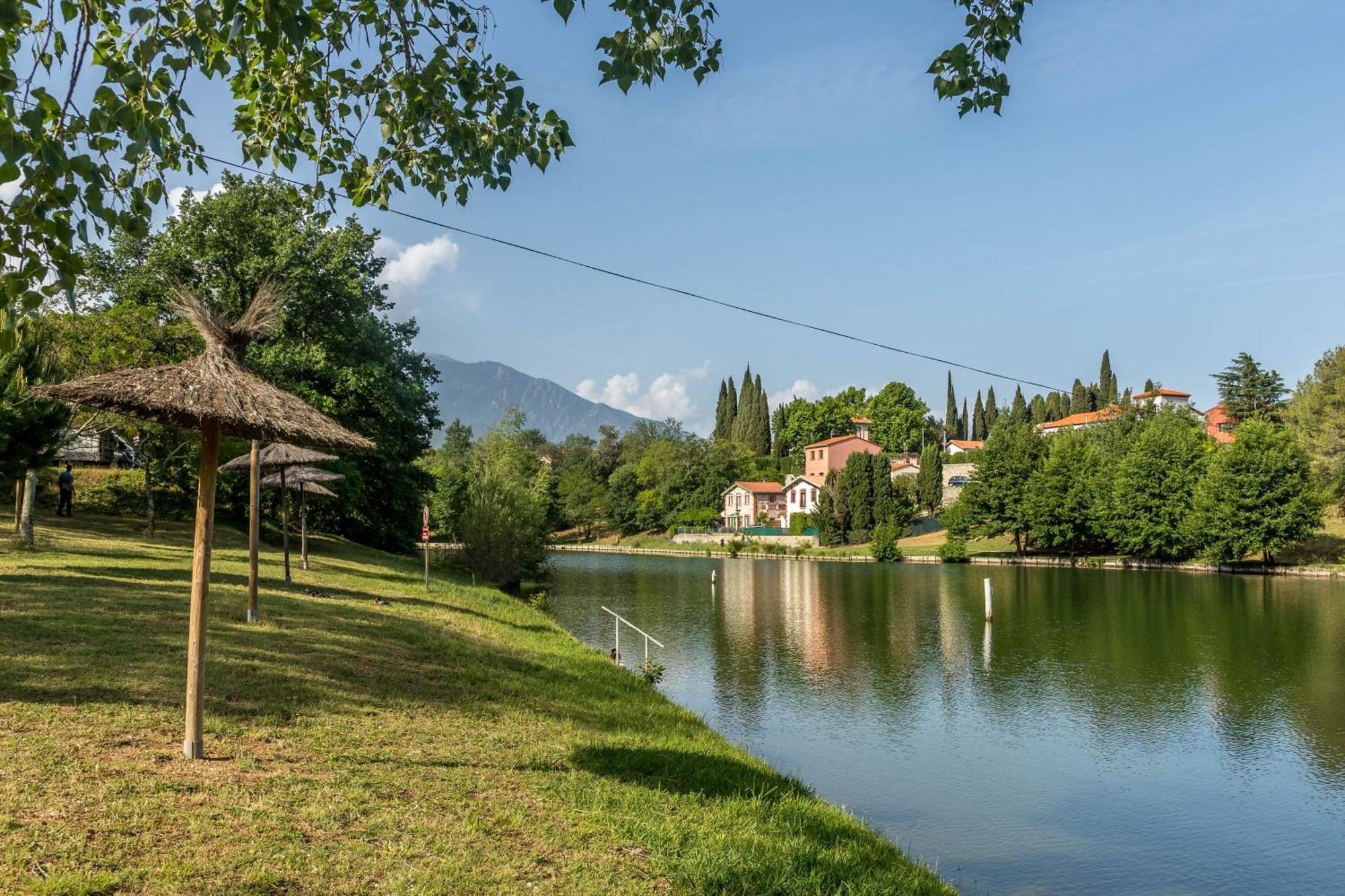 Camping Les Rives Du Lac De Vinca Eksteriør bilde