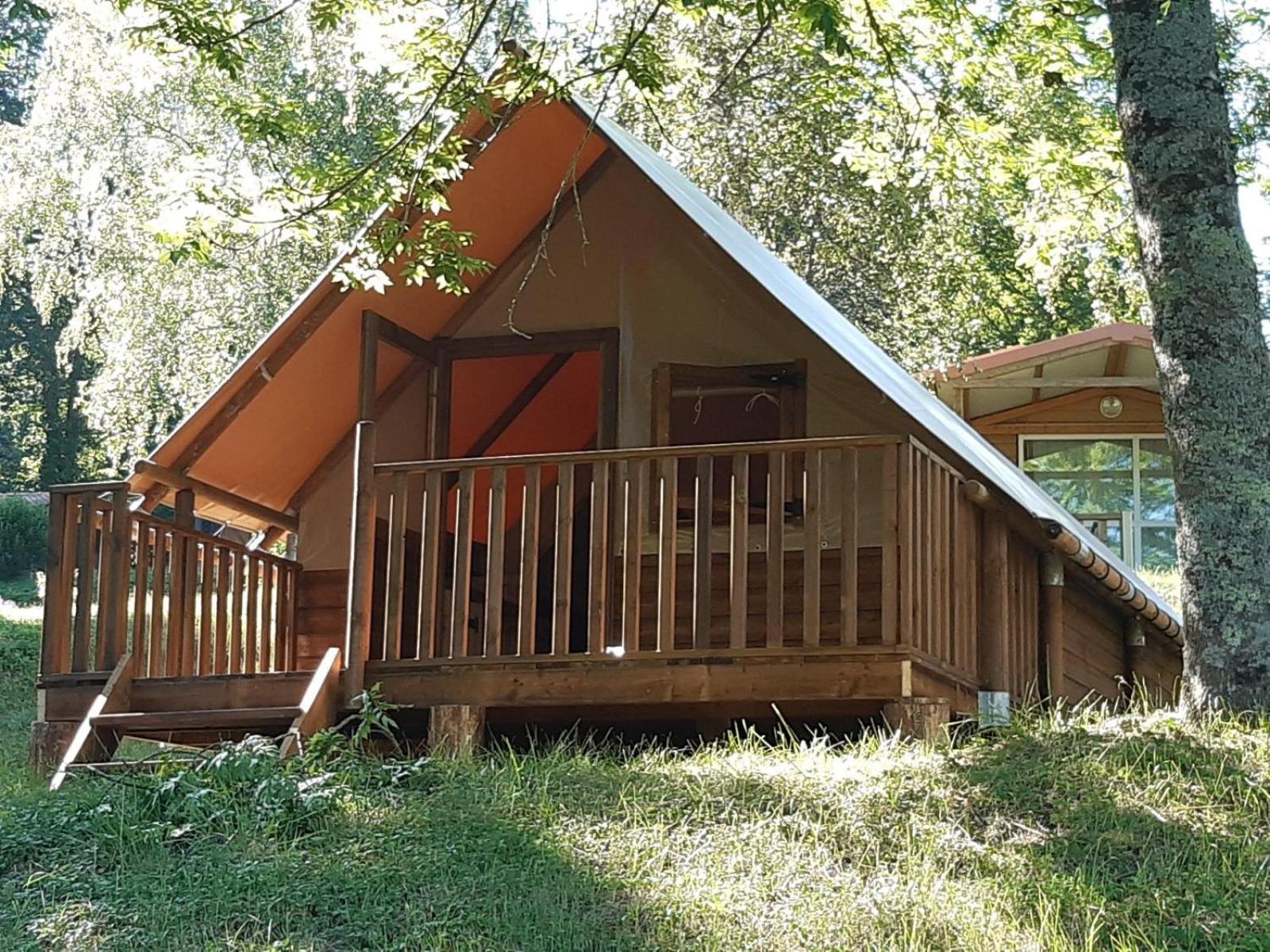 Camping Les Rives Du Lac De Vinca Rom bilde
